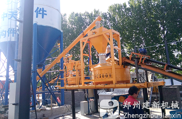 洛阳25混凝土wanbo万搏电子（中国）官方网站站与制砖机结合使用案例